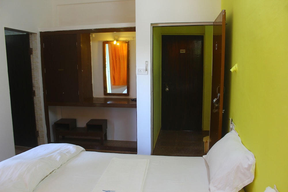 Poonam Village Resort 30/50
