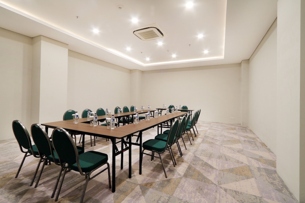Hotel FortunaGrande Jember 51/61
