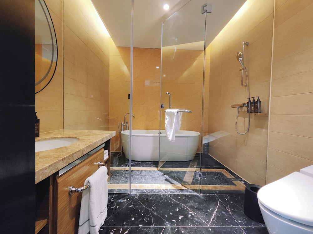 Shanghai International Tourist Resort Fuyi Hotel 54/55