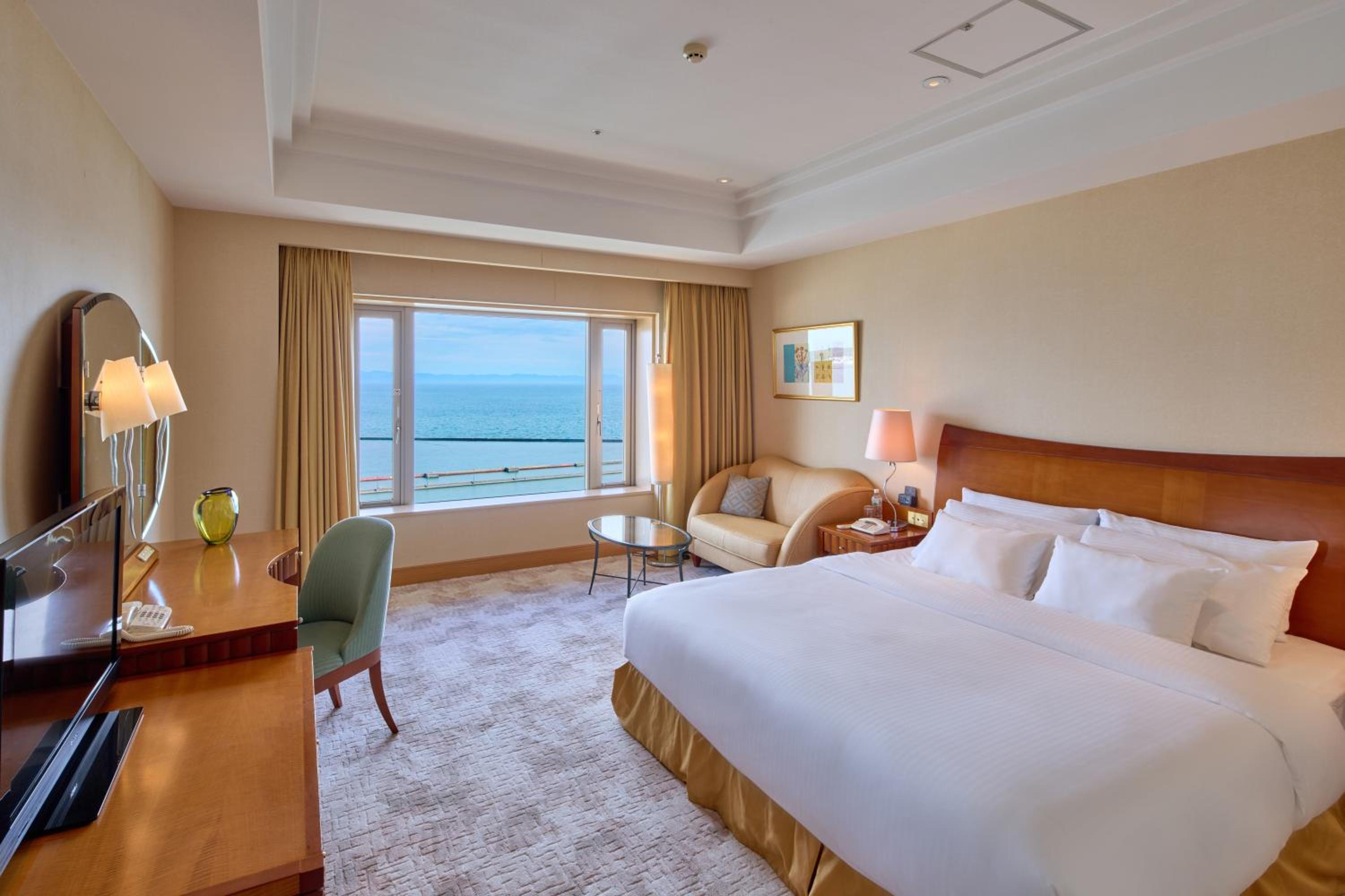 Semi Room, Bay Suite, 2 Semi Double Beds