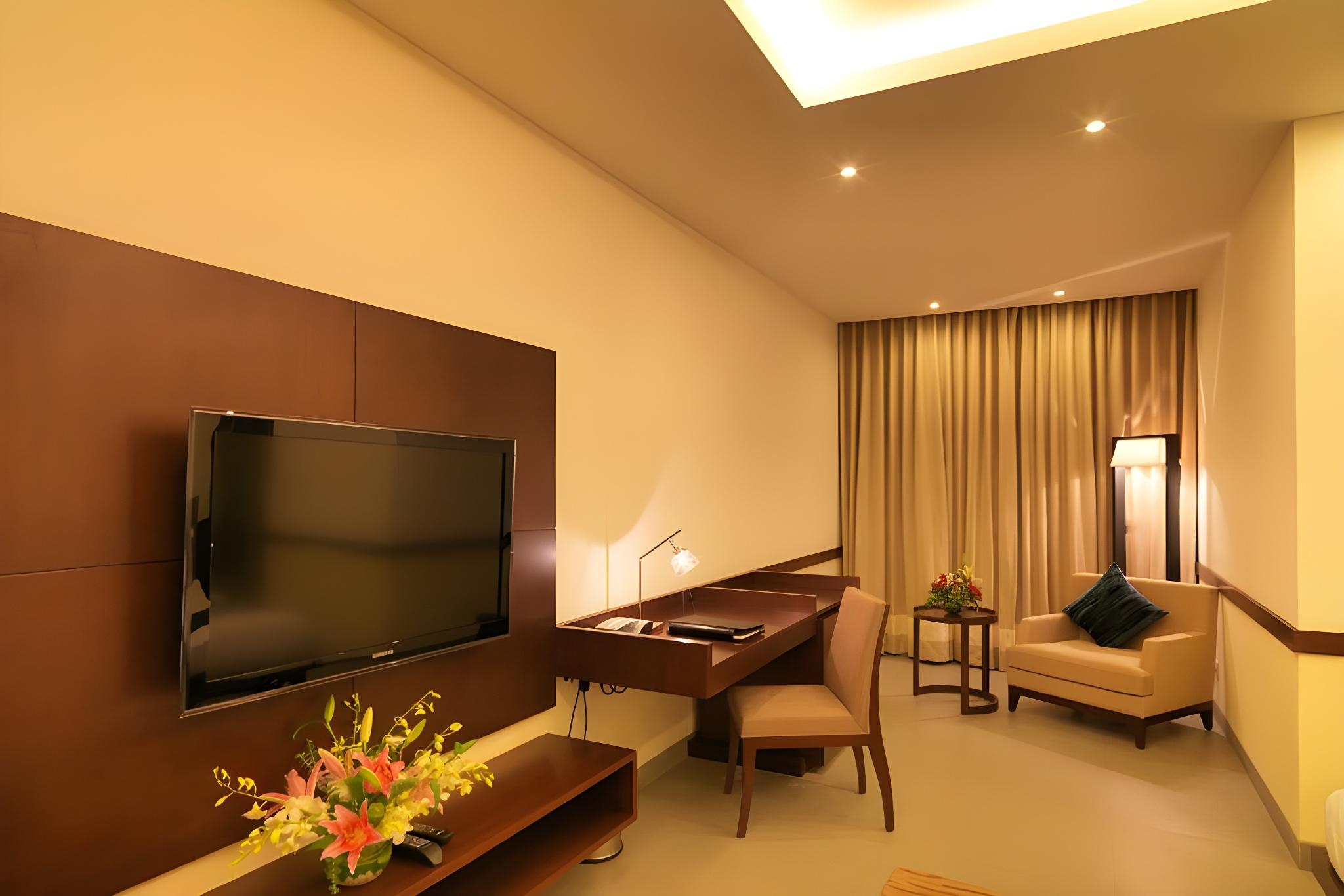 24 TECH HOTEL 17/25
