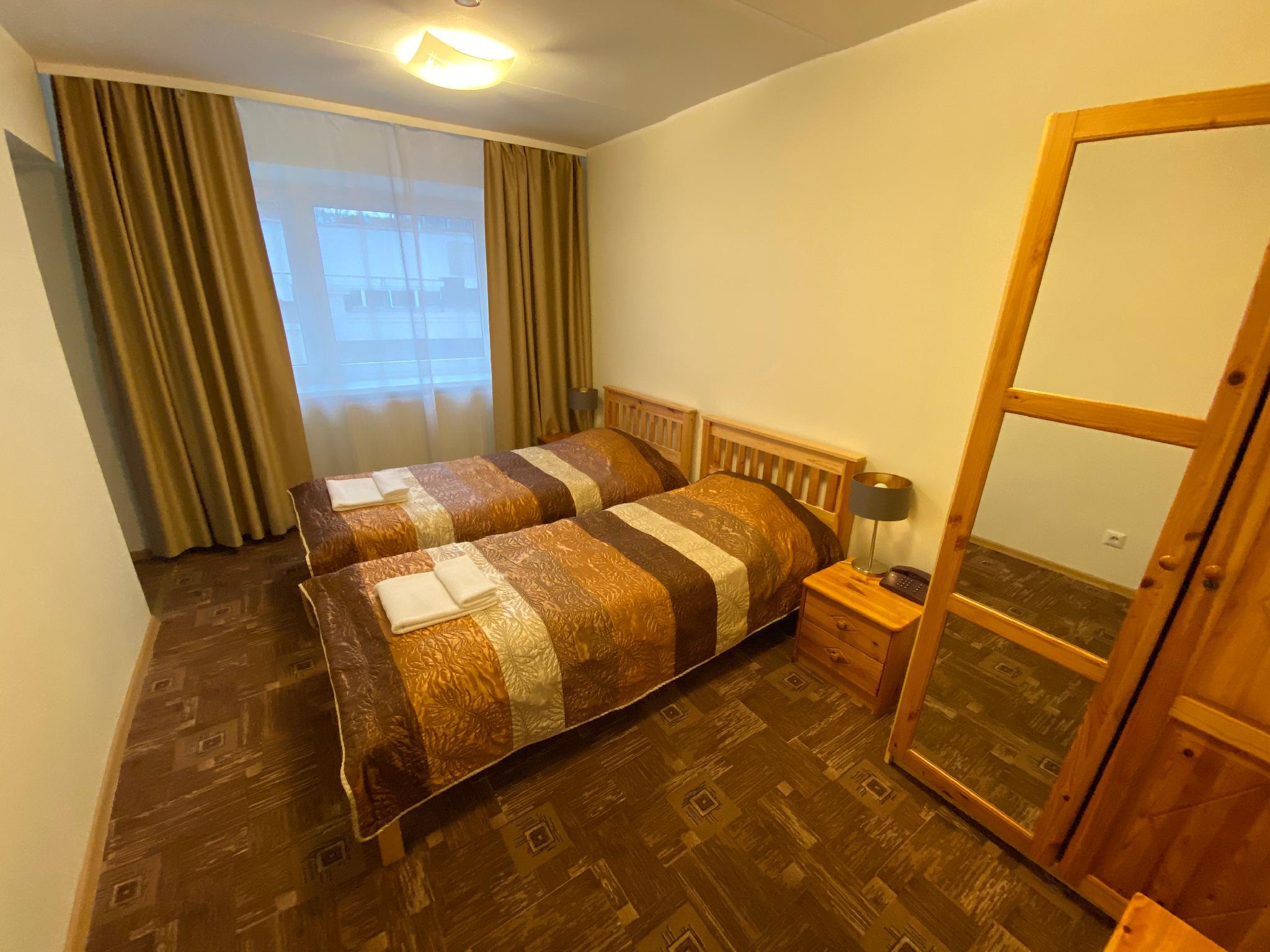 غرفة بسريرين منفصلين بحمام خاص، Hotel Dorell 2/2