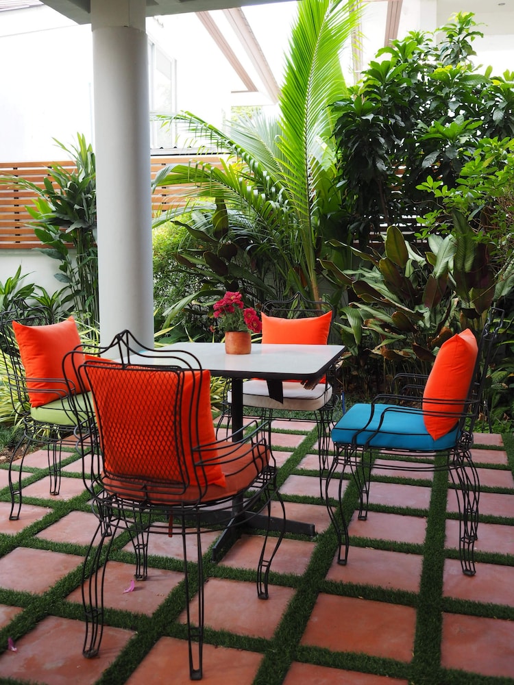 Murraya Residence 64/79