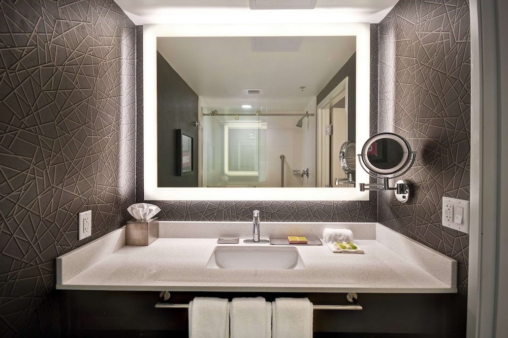 Doubletree By Hilton Deadwood At Cadillac Jack S 27/52