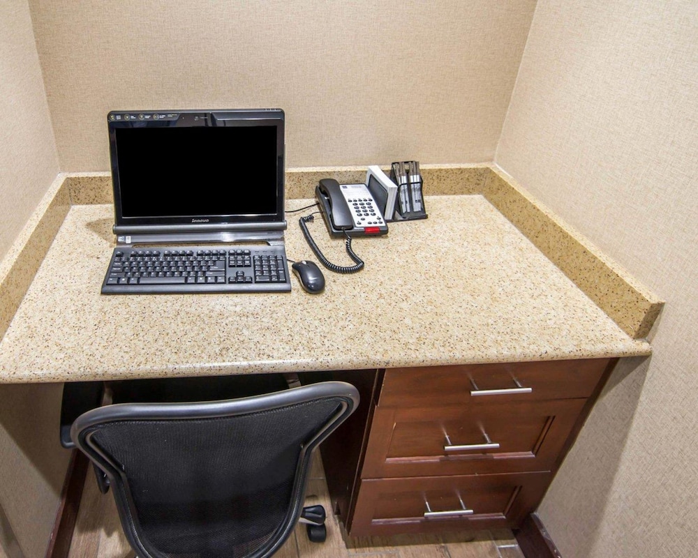 Sleep Inn Suites I 20 39/43