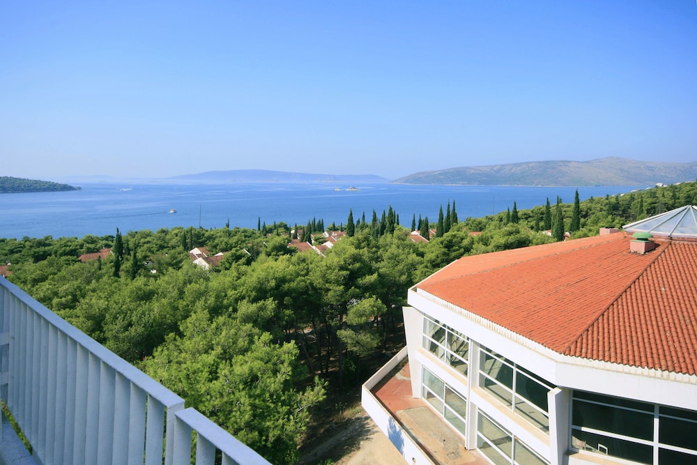 Hotel Medena Block A in Seget