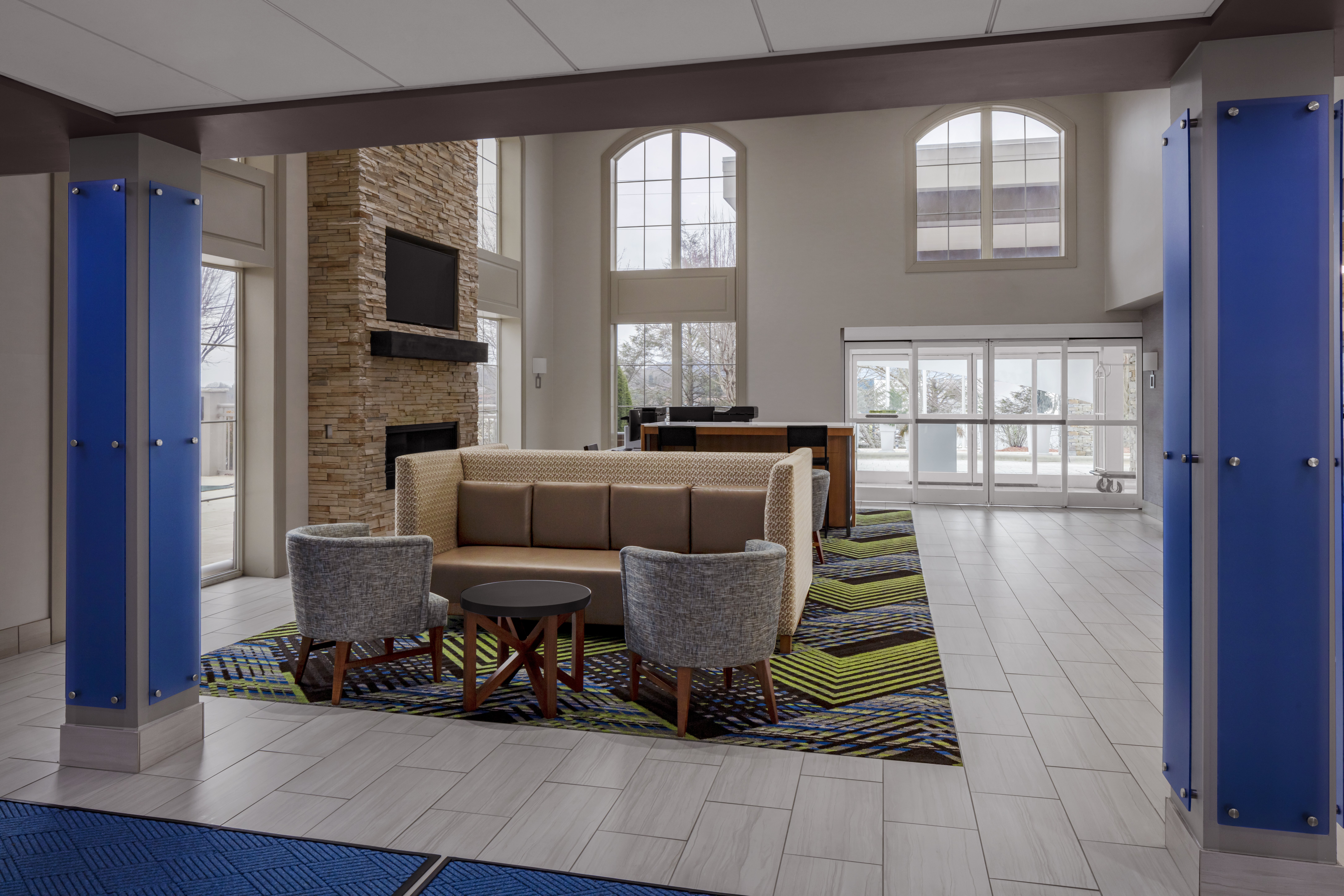 Holiday Inn Express & Suites Asheville SW - Outlet Ctr Area 18/34