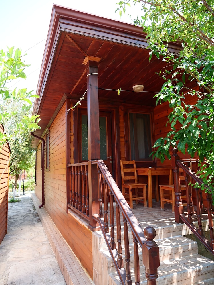 Elly's Home 5/73
