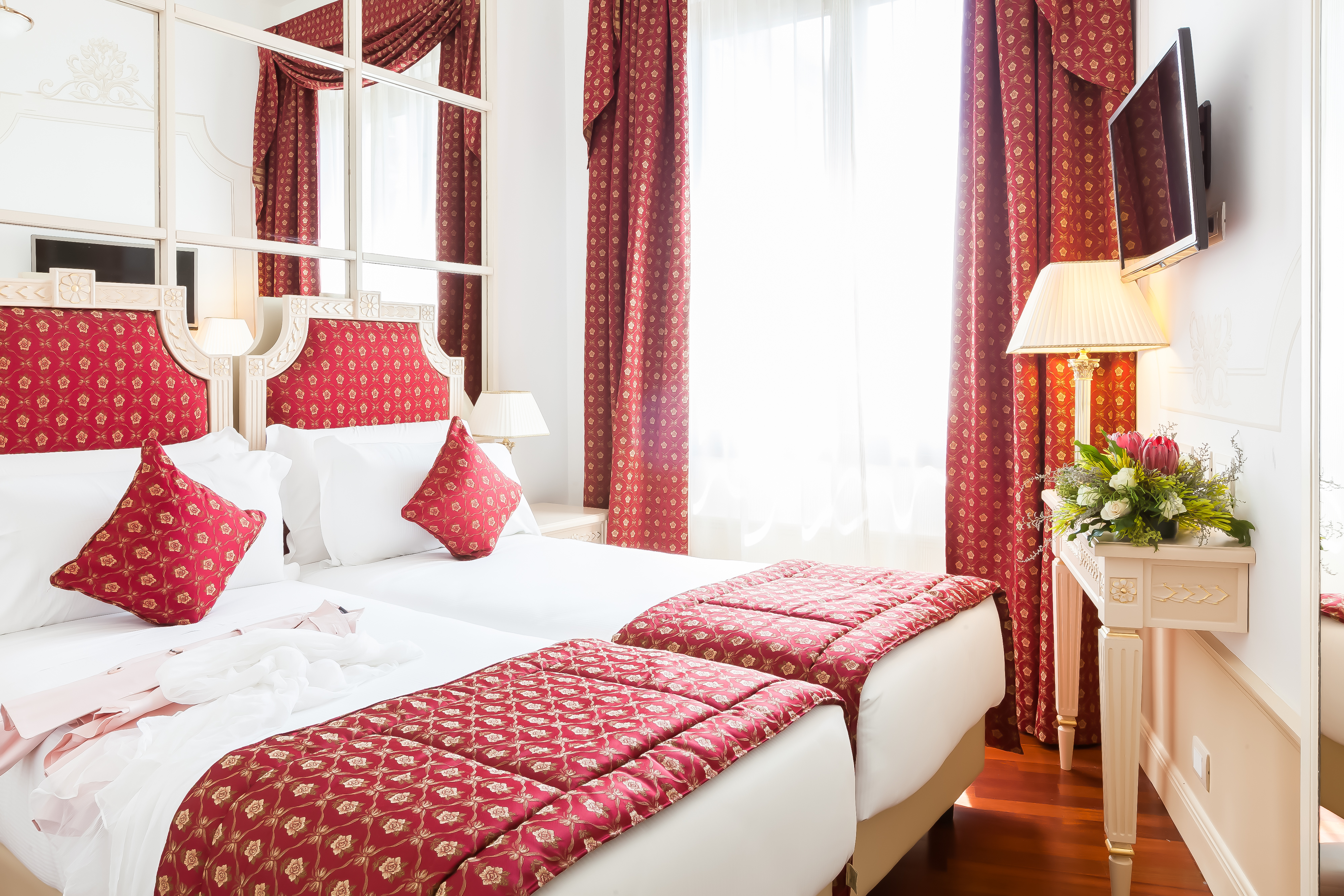 Standard, Twin Beds