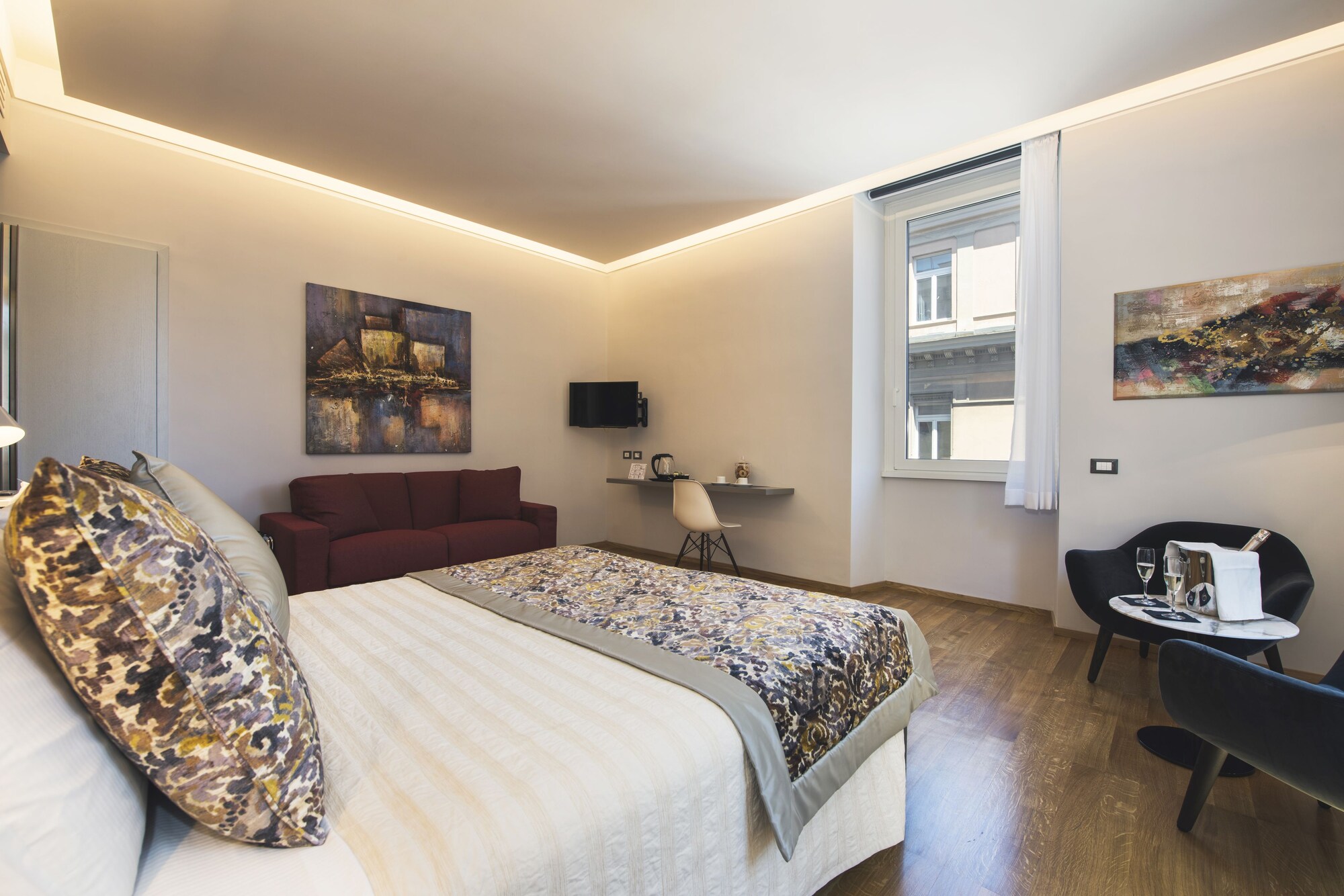 JUNIOR SUITE, CITY VIEW