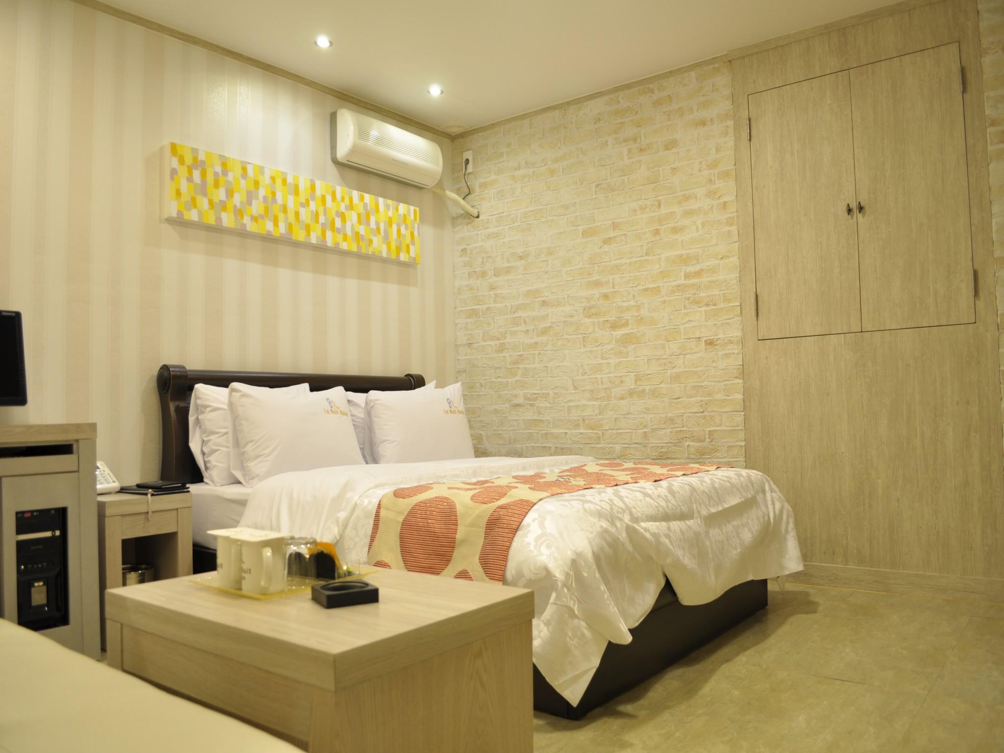 LA NUIT HOTEL 15/22