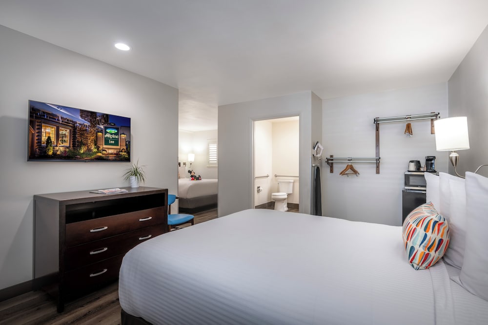 STANDARD, 2 QUEEN BEDS, ACCESSIBLE