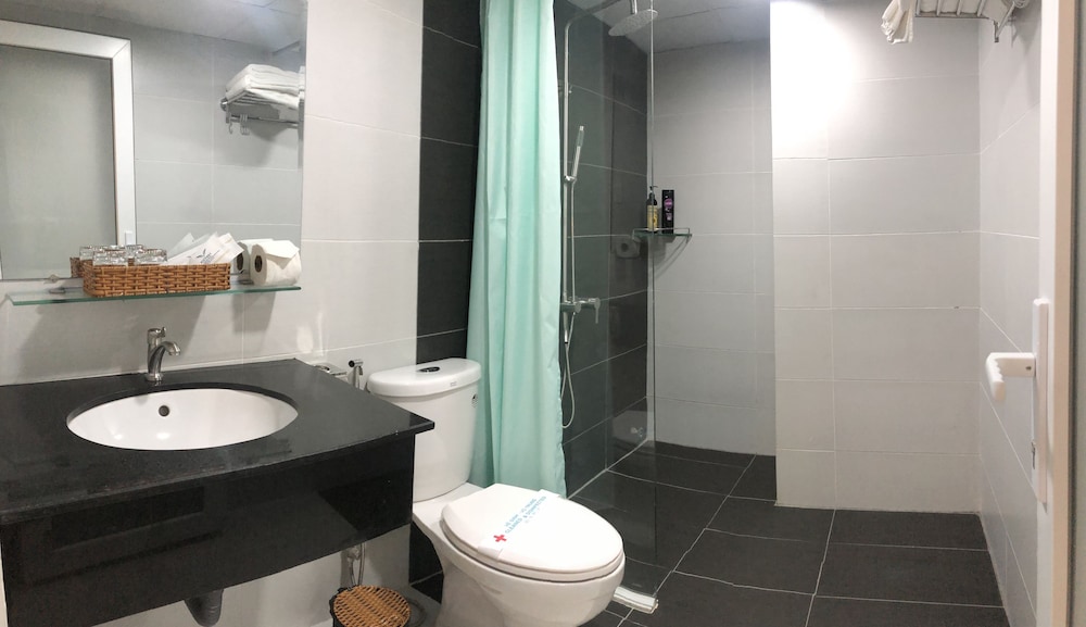 غرفة ديلوكس بسرير كينج بشرفة، Victory Airport Hotel 4/6