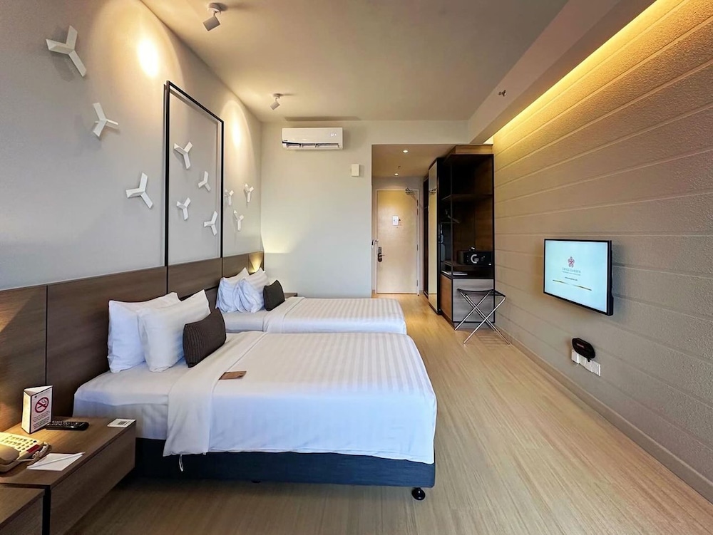 DELUXE, TWIN BEDS