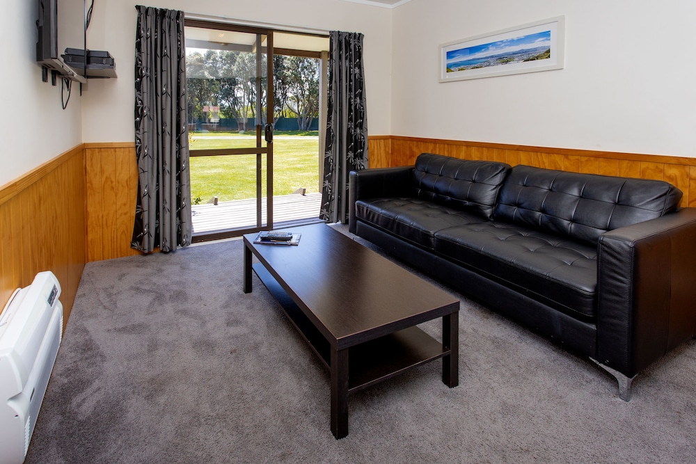 Wellington Top 10 Holiday Park 32/50