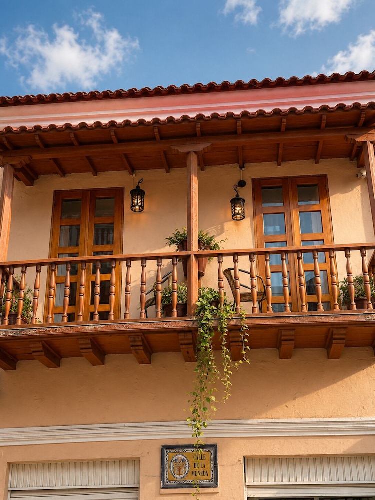Ethnic Thematic Hotel 1/50