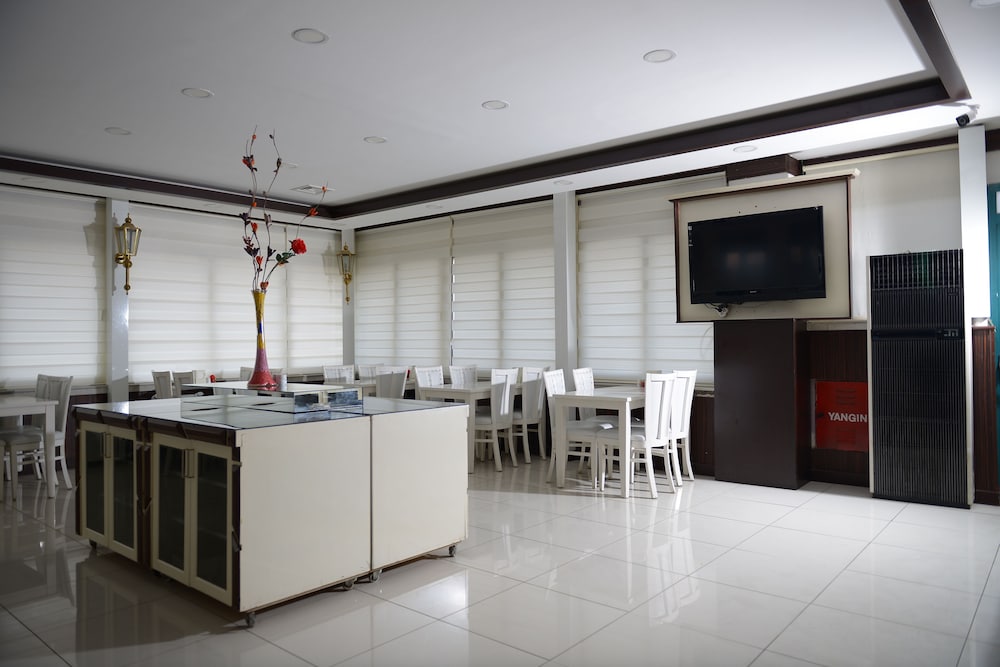 Kucuk Velic Hotel 63/71