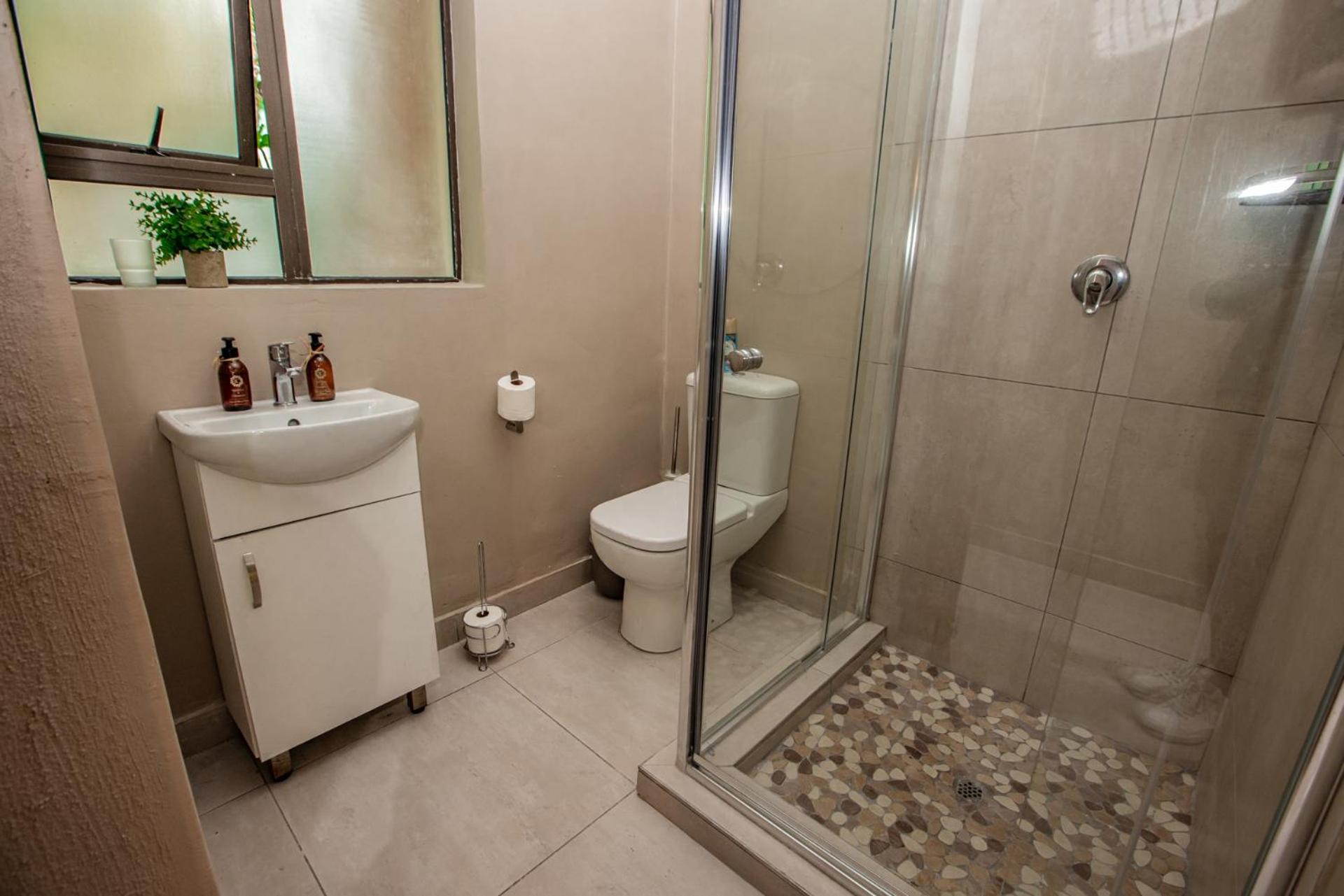 bushbaby valley lodge