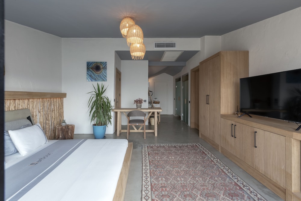 Harbour Suite 9/38