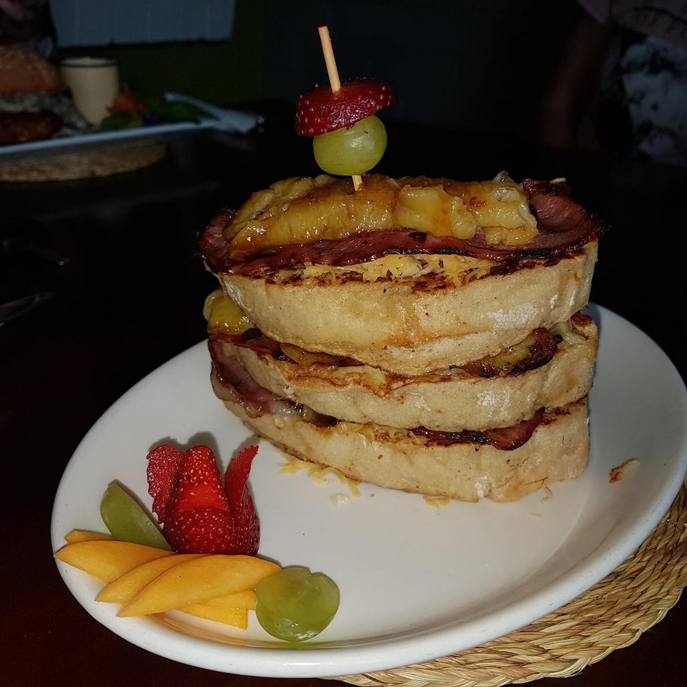 Stoep Cafe 18/50