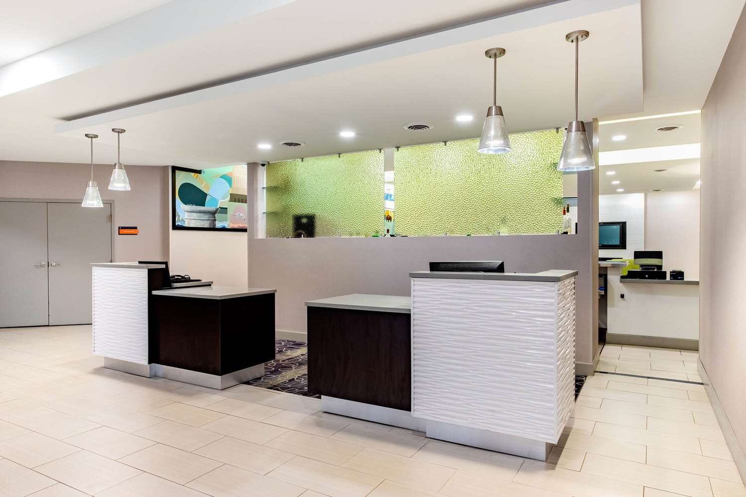 La Quinta Inn & Suites by Wyndham Indianapolis South 2/46
