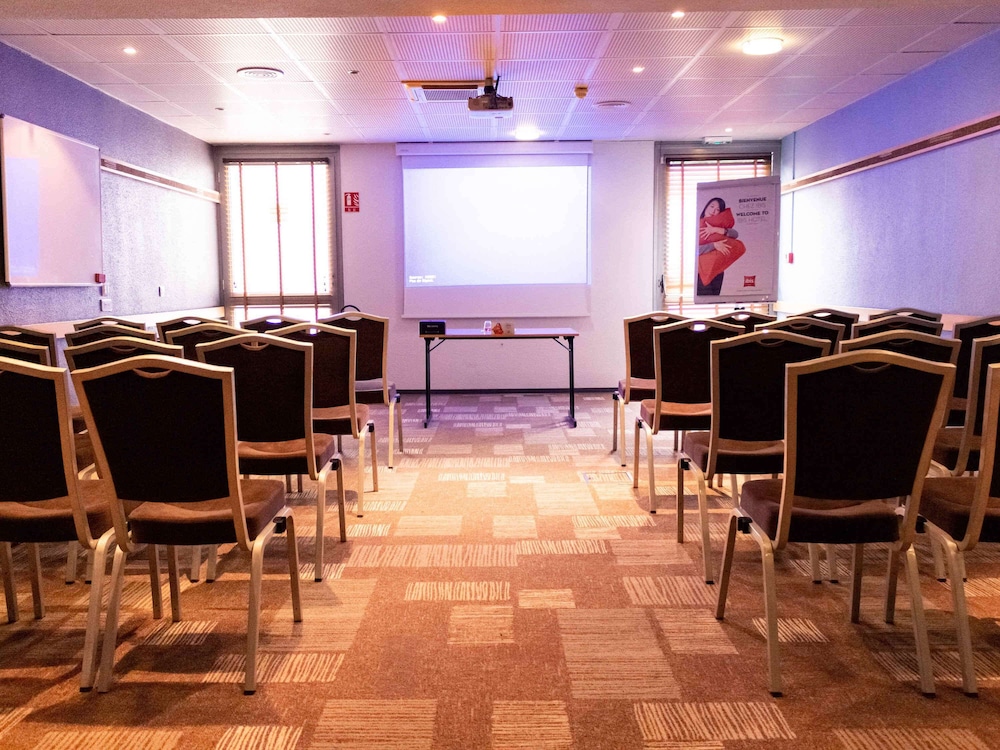 ibis Paris Gennevilliers 63/76