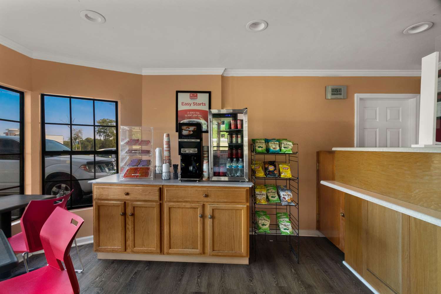 Econo Lodge Cornersville I-65 11/46