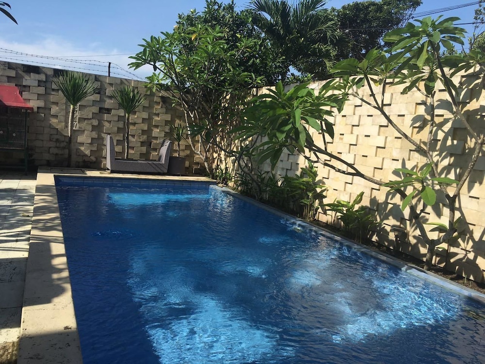 Griya Nendra Hotel 47/50