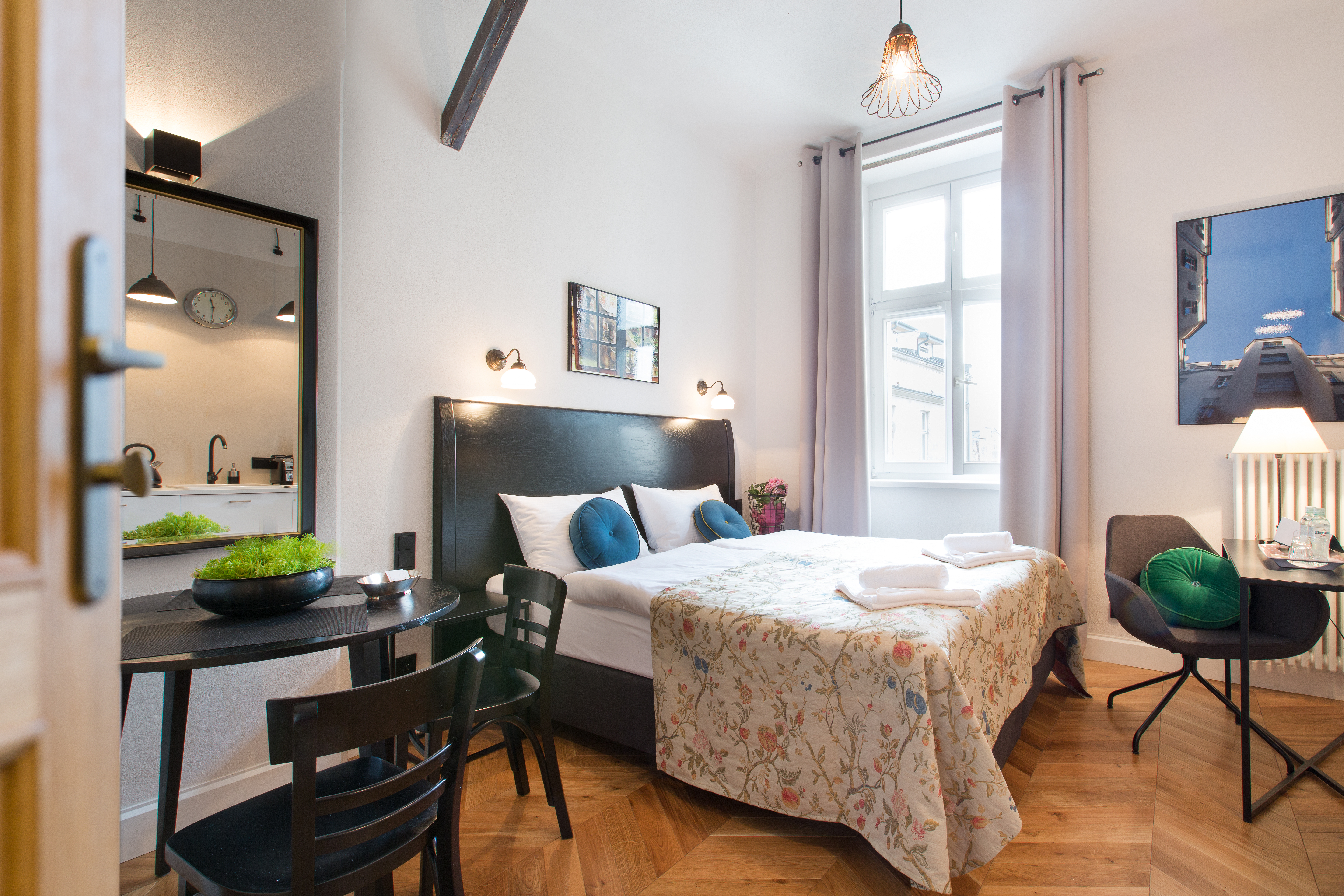 استوديو، Antique Apartments 2/5