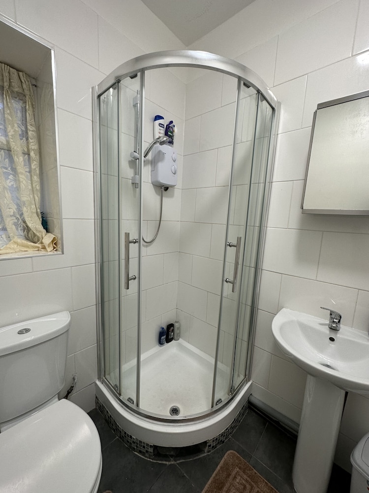 OYO New City Lodge 42/45