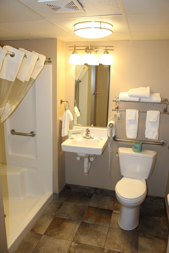 Lamplighter Inn Suites South 50/51