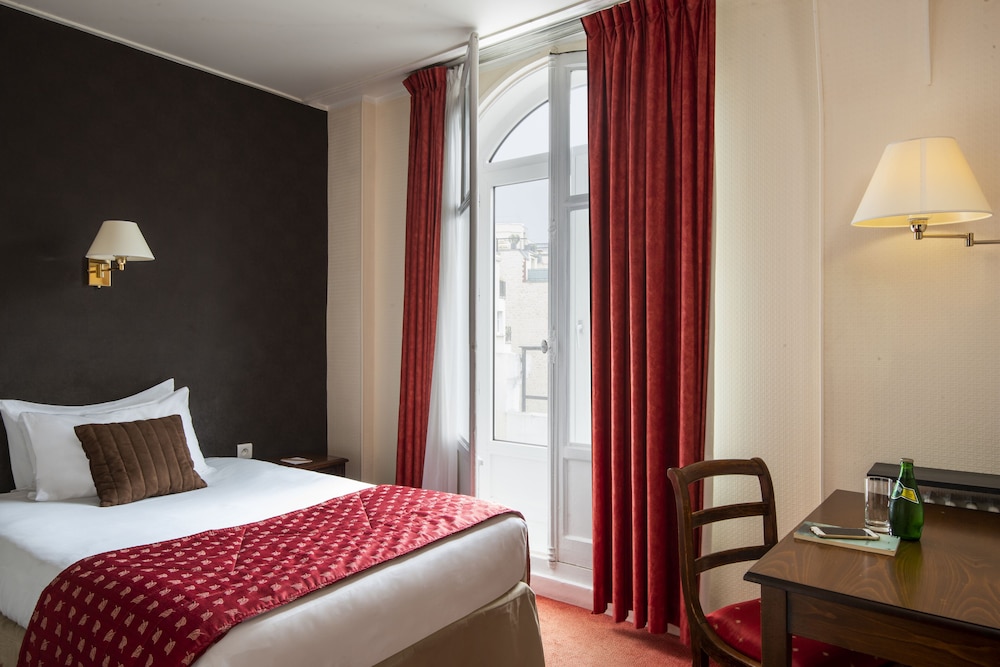 ROOM, SINGLE