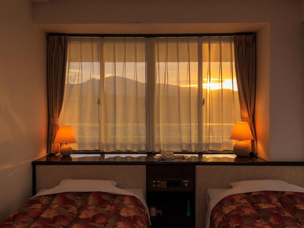SOUTHERN CROSS RESORT 30/68