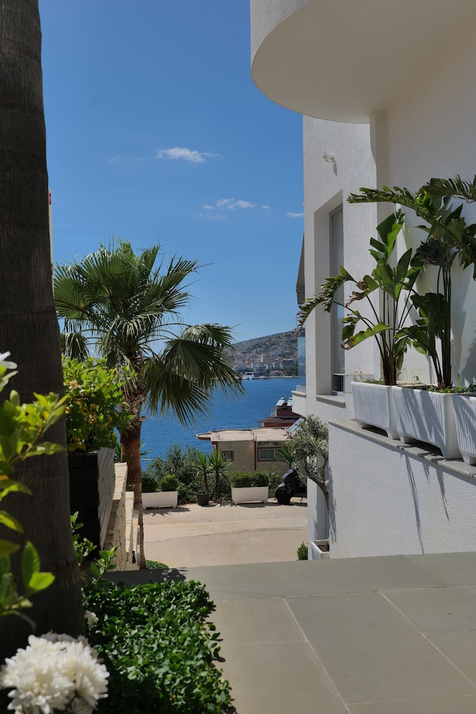Hotel Teuta 42/50