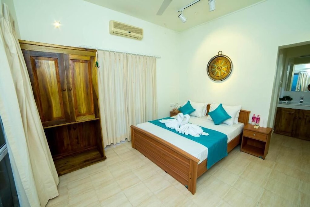 ROOM, DOUBLE BED, MOUNTAIN SIDE, MOUNTAIN VIEW
