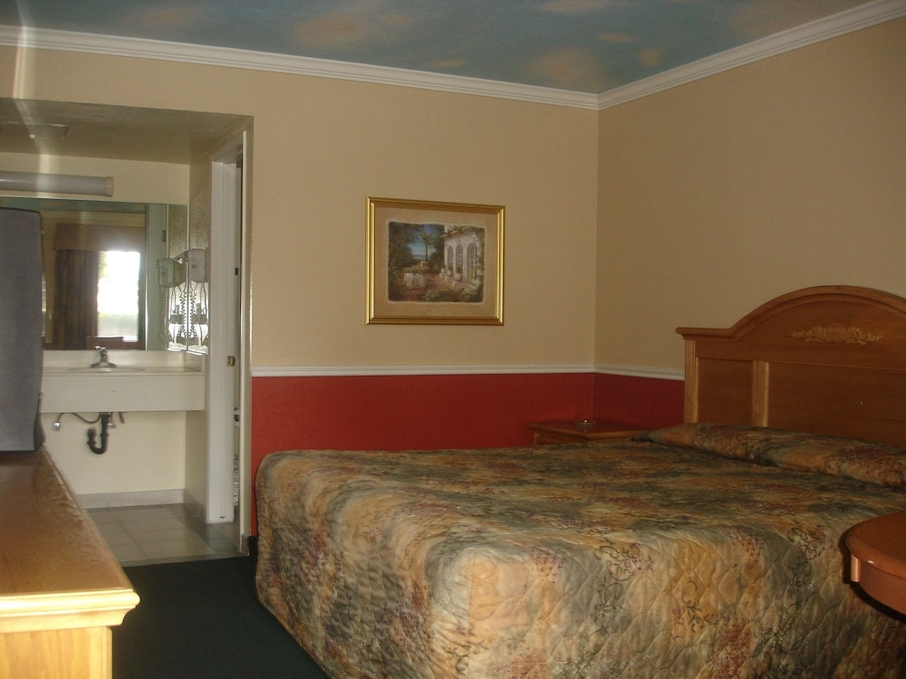 Rivera Motel 9/26