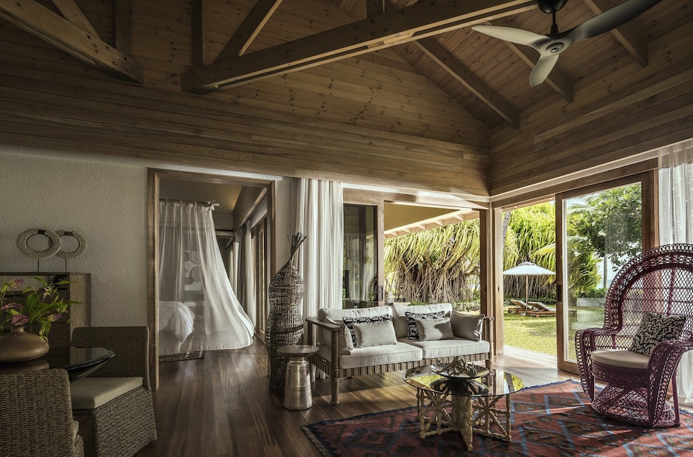 FOUR SEASONS RESORT SEYCHELLES AT DESROCHES ISLAND 15/58