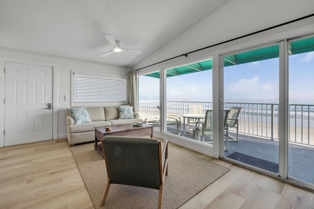 New Smyrna Waves MOD Collection by Sonesta 30/50