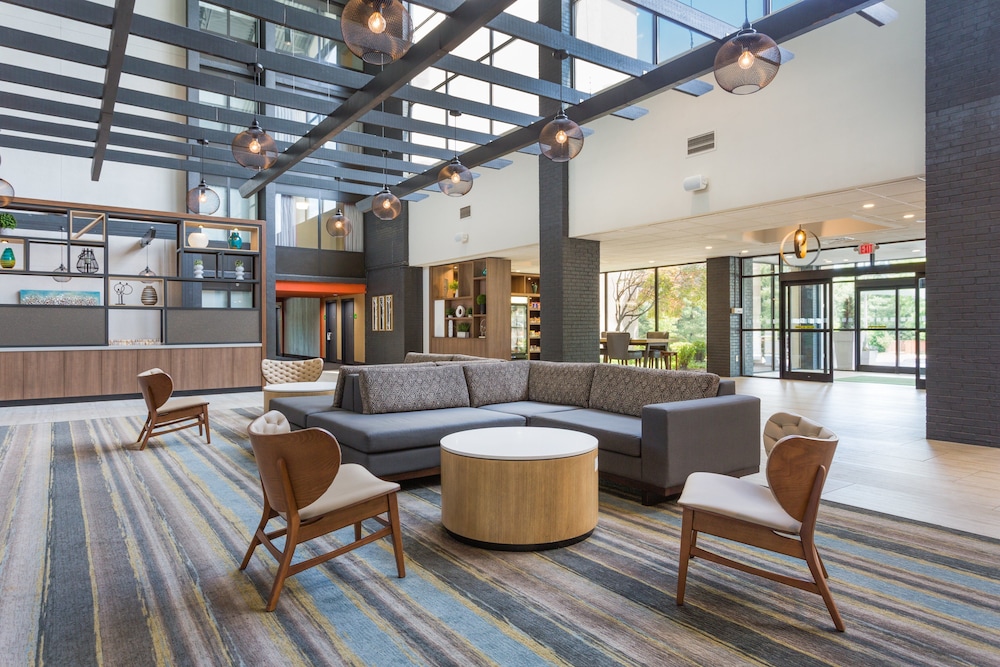 Holiday Inn Roanoke Airport-Conference CTR 46/60