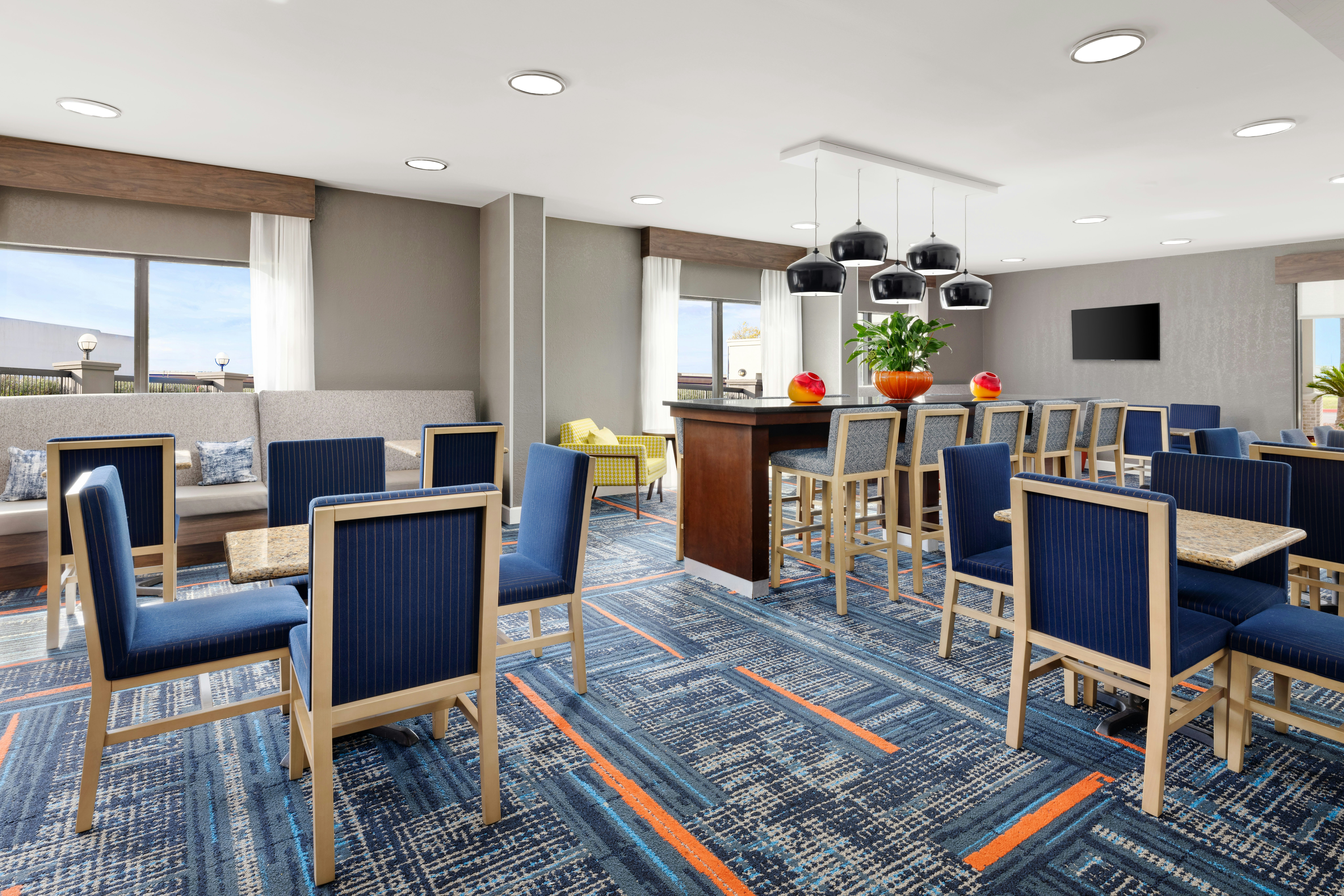 Hampton Inn Laredo 37/45
