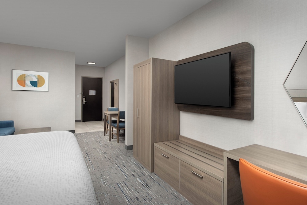 Holiday Inn Express Hoteland Suites Knoxville-Clinton 47/65