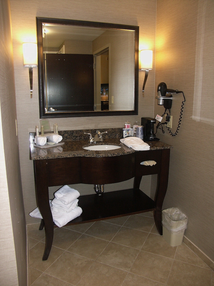 Holiday Inn Express Hotel And Suites Cleveland Northwest 27/61