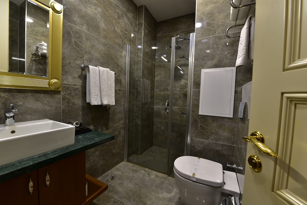 Meserret Palace Hotel 49/50