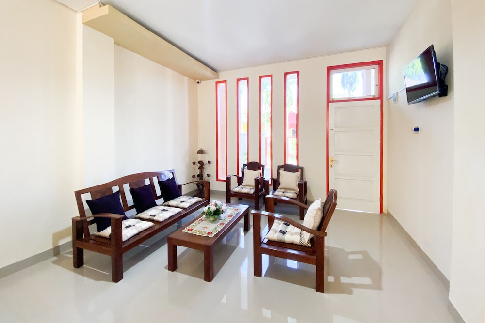 Super OYO Capital O 3092 Falah Residence Syariah 18/24