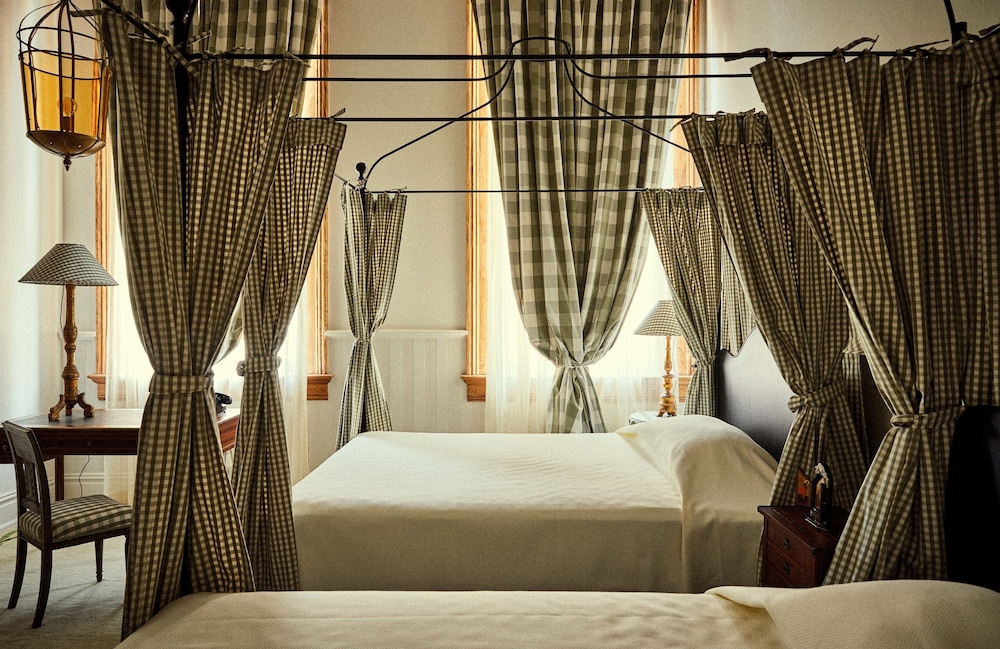Child Area, 2 Queen Beds