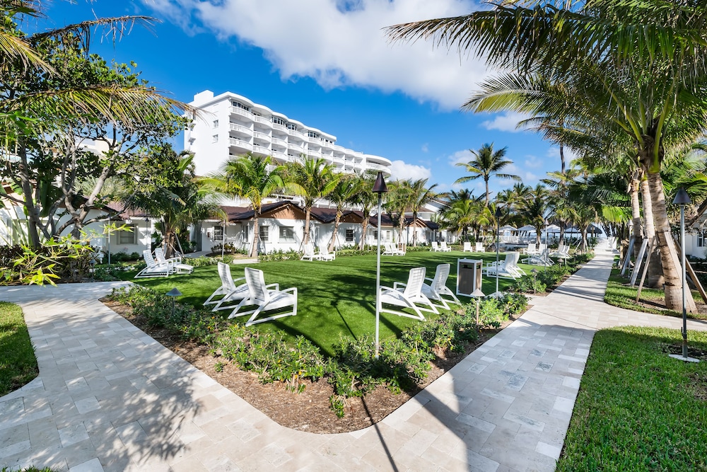 Beachcomber Oceanfront Resort Villas 11/71