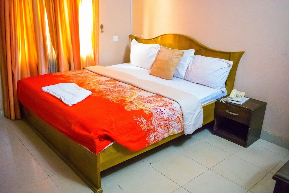 Golden Destiny Hotel Limited 79/100