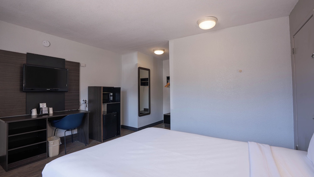 Motel6 Rochester, MN 24/57