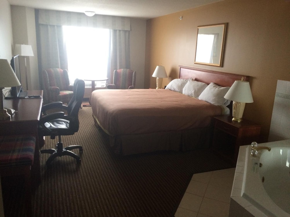 Foxwood Inn and Suites 21/38