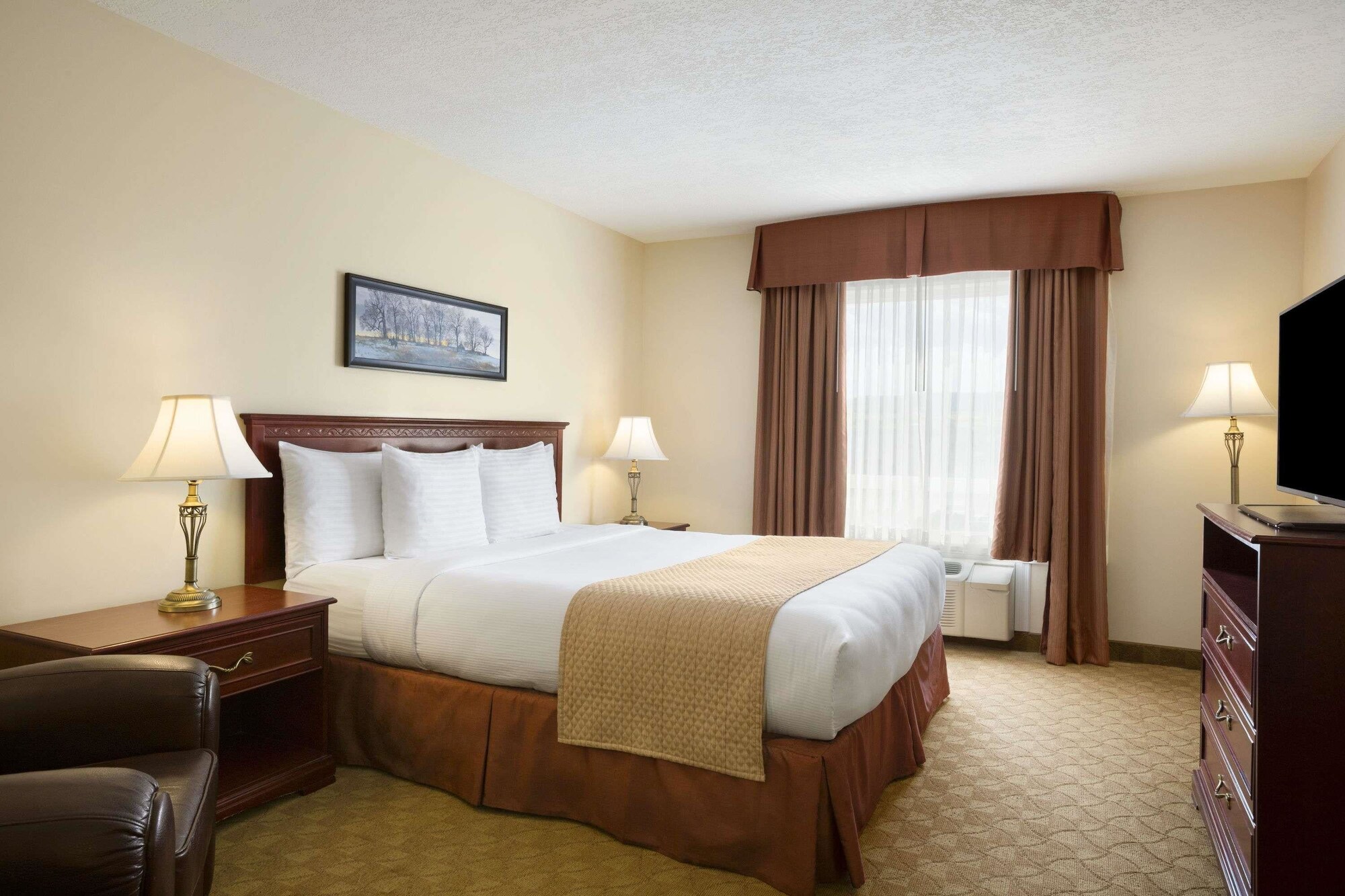 غرفة بسرير كينج، Days Inn by Wyndham Dawson Creek 4/9